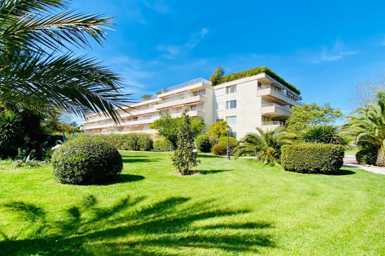 Charming Studio With Pool In Saint Tropez Apartman Kültér fotó